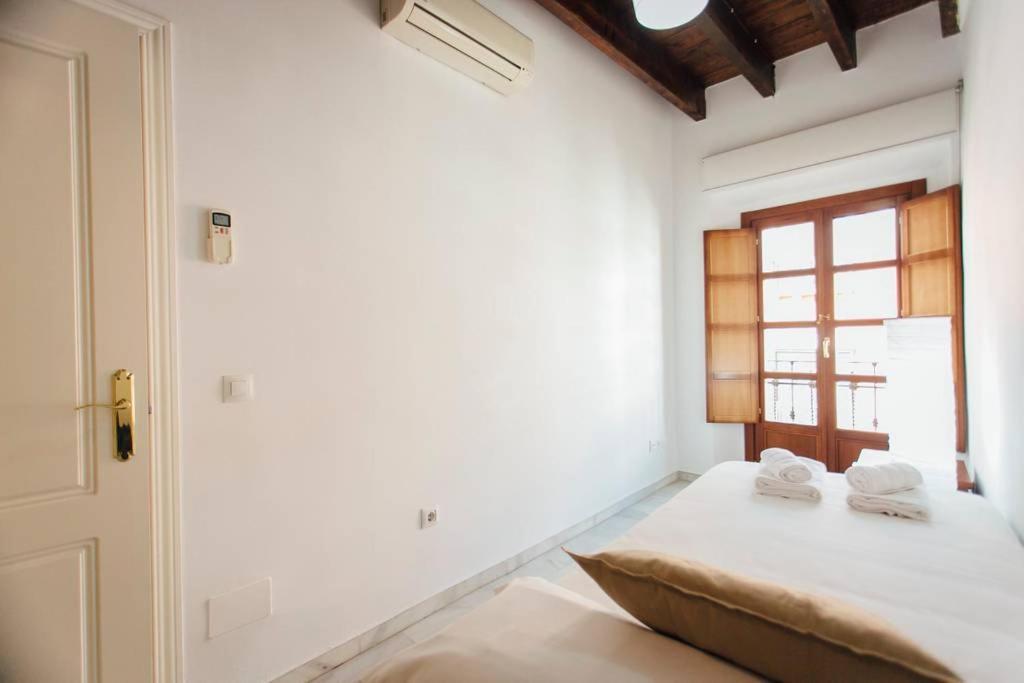 Precioso Apartamento En El Casco Antiguo De Triana Seville Exterior photo